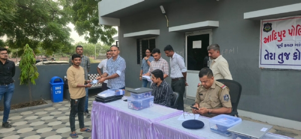 તેરા તુજકો અર્પણ કરતી આદિપુર પોલીસ