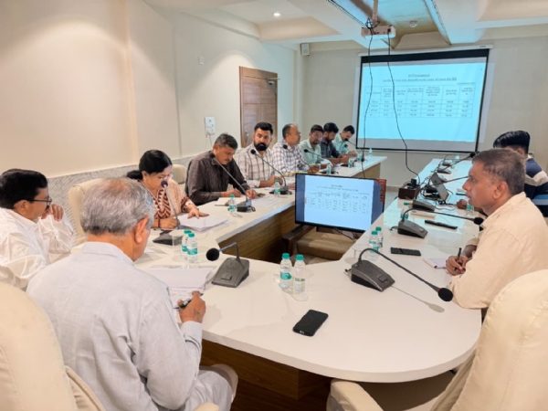 પોરબંદરમાં  કુંવરજી બાવળીયાના અધ્યક્ષસ્થાને બેઠક યોજાઈ.