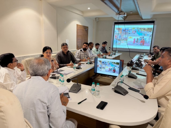 પોરબંદરમાં  કુંવરજી બાવળીયાના અધ્યક્ષસ્થાને બેઠક યોજાઈ.