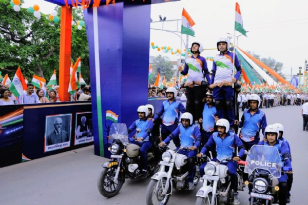 ગાંધીનગર ખાતે તિરંગા યાત્રા ગાંધીનગર ખાતે તિરંગા યાત્રા