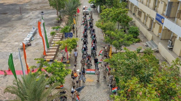 કંડલા ખાતે બાઇક રેલી યોજાઈ કંડલા ખાતે બાઇક રેલી યોજાઈ