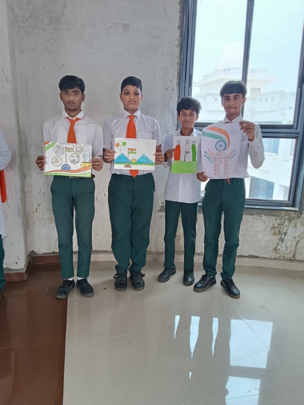 હર    ઘર તિરંગા અભિયાન અંતર્ગત એમ.ઈ.એમ. સ્કૂલમાં વિવિધ   સ્પર્ધાઓ યોજાઈ.