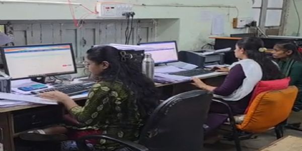 CRS પોર્ટલ પર વેરિફિકેશન બંધ, જન્મ-મરણના દાખલા મેળવવા અરજદારોને ભારે હાલાકી.