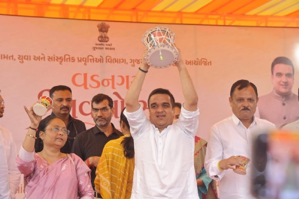 નાયબ મુખ્યમંત્રી હર્ષ સંઘવી