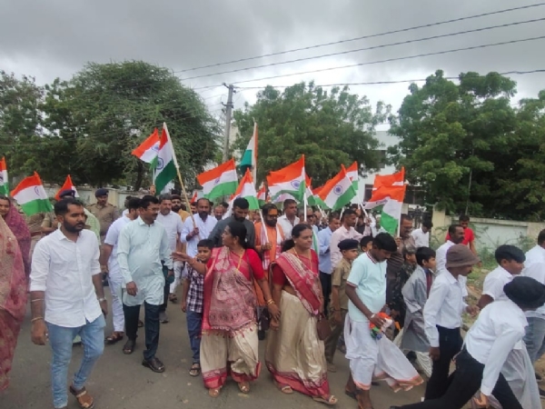 નલિયા ખાતે યોજાઈ તિરંગા યાત્રા