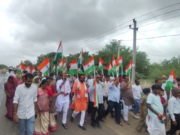 નલિયા ખાતે યોજાઈ તિરંગા યાત્રા