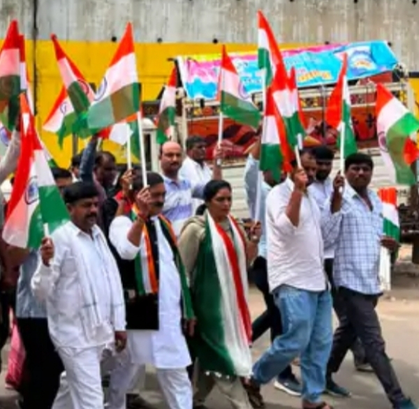 વારાહીમાં સ્વતંત્રતા દિવસની ઉજવણીના ભાગરૂપે ભવ્ય તિરંગા યાત્રાનું આયોજન કરવામાં આવ્યું.