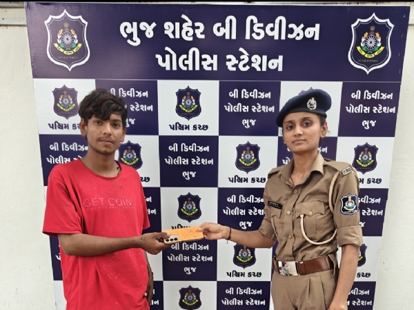 મોબાઈલ માલિકોને ફોન પરત કરાયા