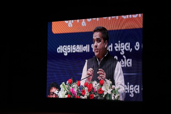 પોરબંદરમાં  200 થી  વધુ  બેડની અત્યાધુનિક સ્પોર્ટ્સ હોસ્ટેલનું વર્ચ્યુઅલ ભૂમિપૂજન કરાયું.