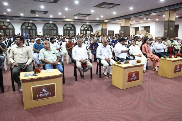 પોરબંદરમાં  200 થી  વધુ  બેડની અત્યાધુનિક સ્પોર્ટ્સ હોસ્ટેલનું વર્ચ્યુઅલ ભૂમિપૂજન કરાયું.
