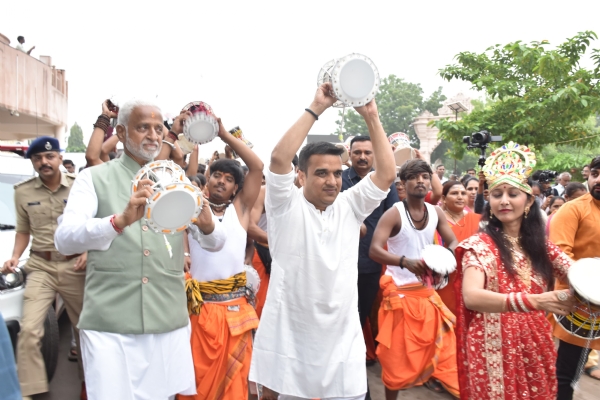 વડનગરમાં શ્રાવણોત્સવનો ભવ્ય પ્રારંભ, 108 કલાકારોના ડમરુ નાદથી ગુંજી ઐતિહાસિક નગરી