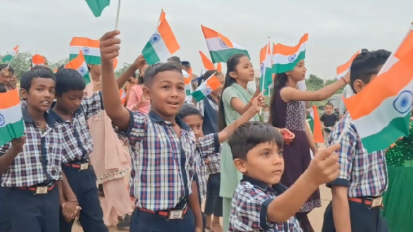 લોરિયા ખાતે  તિરંગા યાત્રા યોજાઈ