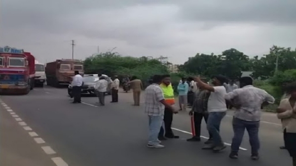 જામનગર-રાજકોટ હાઈવે પર વીજવાયર તૂટ્યો