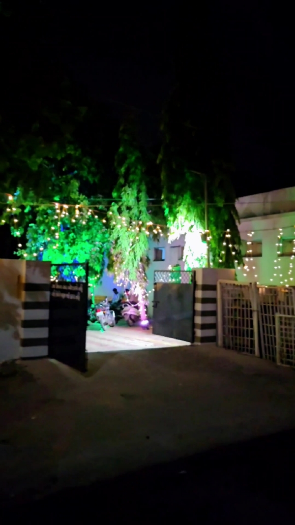 ભુજ ખાતે લાઈટિંગ ડેકોરેશન કરવામાં આવ્યું