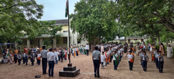સિદ્ધપુરની યુનિવર્સલ પબ્લિક સ્કૂલમાં સ્વાતંત્ર્ય પર્વની ભવ્ય ઉજવણી