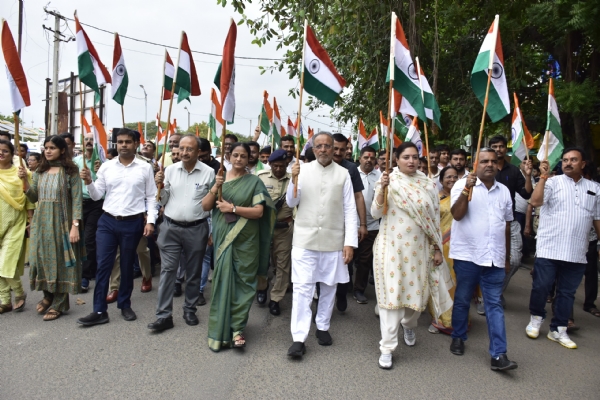 જામનગરમાં તિરંગા યાત્રા યોજાઈ