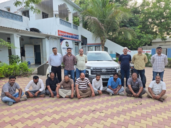 ભુજમાં જુગાર રમતાં પકડાયેલ આરોપીઓ