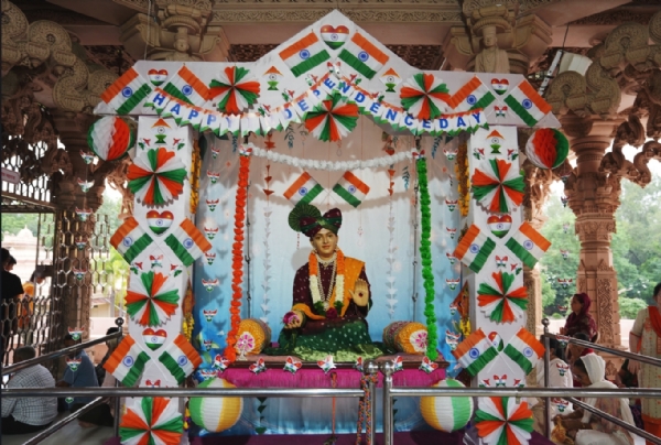 બીએપીએસ સ્વામિનારાયણ મંદિર ઝાડેશ્વરમાં 80મો સ્વાતંત્ર્ય પર્વ રાષ્ટ્રપ્રેમ અને આધ્યાત્મિક ઉલ્લાસભેર ઉજવાયો