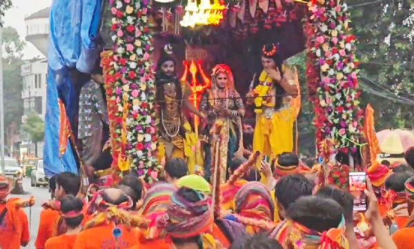 ભરૂચમાં કાવડયાત્રીઓએ કાવડમાં લીધું નર્મદાનું પવિત્ર જળ સોમવારે શિવજીને કરાશે જળાભિષેક
