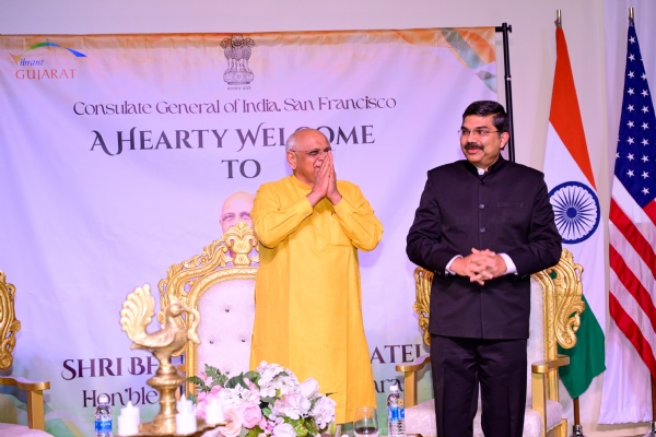 The tour began with a meeting and dialogue with the Gujarati communities of San Francisco.