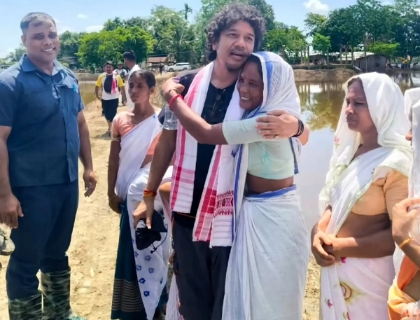 પૂર પીડિતો નો મુલાકાત