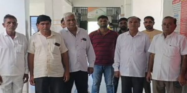 પાટણ જિલ્લાના કાલેડા ગામની પ્રાથમિક શાળામાં શિક્ષણ મુદ્દે ગ્રામજનોની DPEOને રજૂઆત