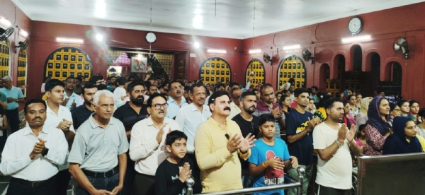 ઝાડેશ્વર નીલકંઠેશ્વર મહાદેવ મંદિરે શ્રાવણના પહેલા સોમવારે દર્શનાર્થે ભક્તોની ભારે ભીડ જામી ઝાડેશ્વર નીલકંઠેશ્વર મહાદેવ મંદિરે શ્રાવણના પહેલા સોમવારે દર્શનાર્થે ભક્તોની ભારે ભીડ જામી