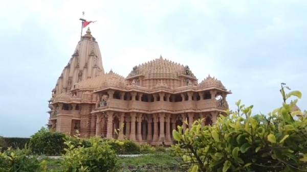 સોમનાથમાં વિક્રમજનક ધ્વજાપૂજા શ્રાવણના પ્રથમ સોમવારે 91 ધ્વજાપૂજા, સોમનાથમાં વિક્રમજનક ધ્વજાપૂજા શ્રાવણના પ્રથમ સોમવારે 91 ધ્વજાપૂજા,