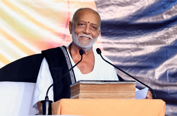 મોરારી બાપુ ફાઈલ તસવીર મોરારી બાપુ ફાઈલ તસવીર