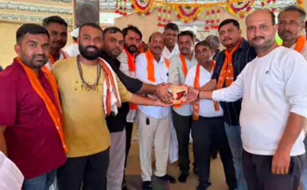 કાશીની પવિત્ર માટી સાથે રવિદાસજીની કળશ યાત્રાનું સાંતલપુરમાં સ્વાગત કાશીની પવિત્ર માટી સાથે રવિદાસજીની કળશ યાત્રાનું સાંતલપુરમાં સ્વાગત