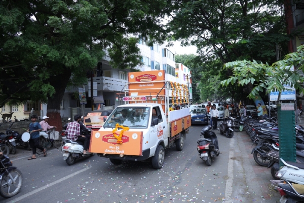 પોરબંદરમાં સંત રવિદાસ મહારાજની 650મી જન્મજયંતિ નિમિતે ભવ્ય કલશ યાત્રા. પોરબંદરમાં સંત રવિદાસ મહારાજની 650મી જન્મજયંતિ નિમિતે ભવ્ય કલશ યાત્રા.