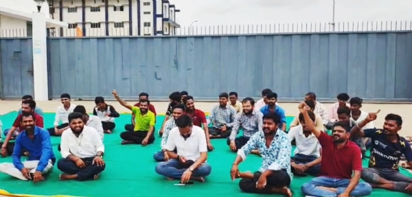 કડોદરા ખાતે આવેલ બીવીસી કંપની સામે ધરણાં સ્થાનિકોએ રોજગારીના પ્રશ્ને ઉગ્ર વિરોધ નોંધાવ્યો