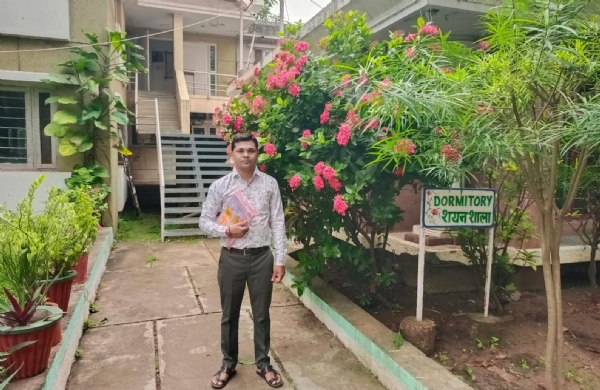 શિક્ષક પરેશભાઈ મેર શિક્ષક પરેશભાઈ મેર