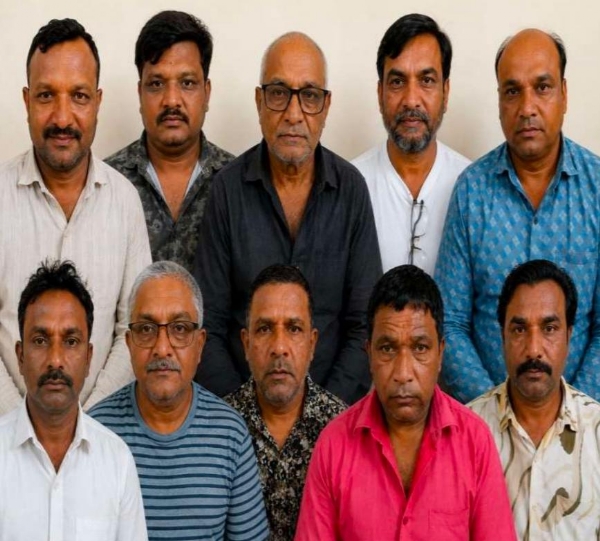 સીટીપાર્ક શોપિંગ સેન્ટરમાં જુગાર રમતા 10 ઝડપાયા, ₹1.45 લાખની રોકડ કબજે સીટીપાર્ક શોપિંગ સેન્ટરમાં જુગાર રમતા 10 ઝડપાયા, ₹1.45 લાખની રોકડ કબજે