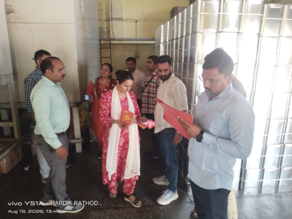 સિદ્ધપુર GIDCમાં LCB-ફૂડ વિભાગનો સંયુક્ત દરોડા: રૂ.22.37 લાખનું 14,709 કિલો શંકાસ્પદ તેલ સીઝ સિદ્ધપુર GIDCમાં LCB-ફૂડ વિભાગનો સંયુક્ત દરોડા: રૂ.22.37 લાખનું 14,709 કિલો શંકાસ્પદ તેલ સીઝ