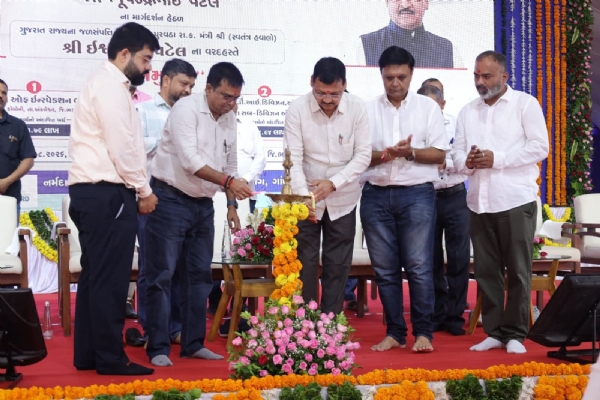 અંકલેશ્વર ખાતે કરજણ કોલોનીમાં ઈન્સ્પેક્શન બંગલો અને ઓફિસ બિલ્ડીંગનું ખાતમુહૂર્ત સિંચાઈ મંત્રીએ કર્યું અંકલેશ્વર ખાતે કરજણ કોલોનીમાં ઈન્સ્પેક્શન બંગલો અને ઓફિસ બિલ્ડીંગનું ખાતમુહૂર્ત સિંચાઈ મંત્રીએ કર્યું