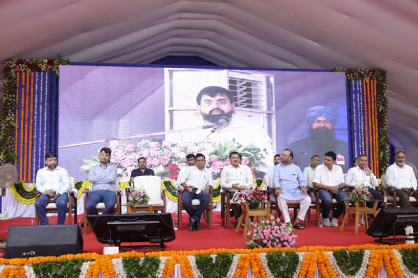 અંકલેશ્વર ખાતે કરજણ કોલોનીમાં ઈન્સ્પેક્શન બંગલો અને ઓફિસ બિલ્ડીંગનું ખાતમુહૂર્ત સિંચાઈ મંત્રીએ કર્યું અંકલેશ્વર ખાતે કરજણ કોલોનીમાં ઈન્સ્પેક્શન બંગલો અને ઓફિસ બિલ્ડીંગનું ખાતમુહૂર્ત સિંચાઈ મંત્રીએ કર્યું