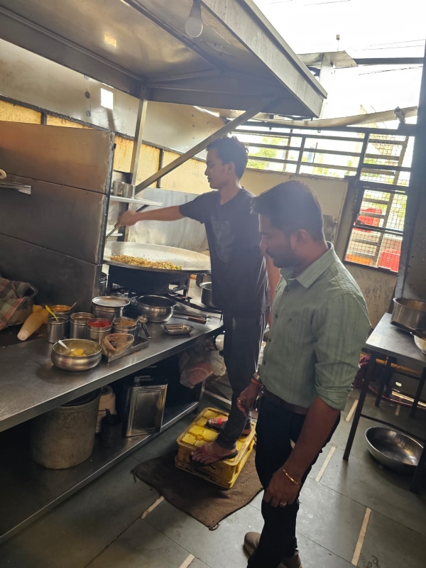 ભુજમાં ફૂડ સેફ્ટી વિભાગ ની કાર્યવાહી