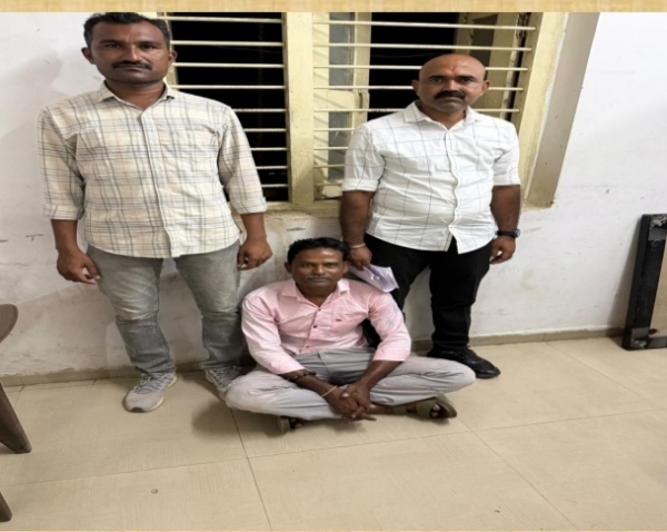ઉદ્યોગનગર પોલીસે નાસતા ફરતા આરોપીને  ઝડપી પાડ્યો.