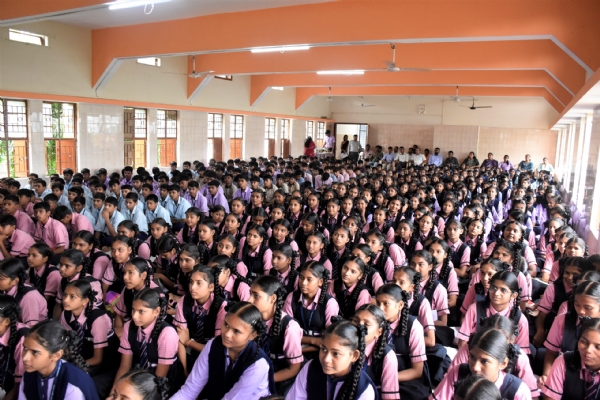 Over 600 students in Sagbara received guidance to move forward on the path of new career opportunities and success