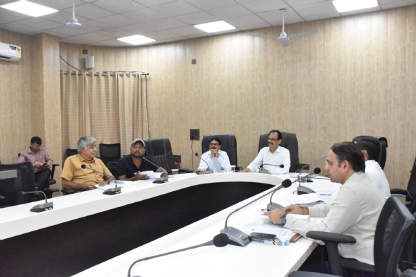 પોરબંદર જિલ્લા નાગરિક પુરવઠા અને ગ્રાહક સુરક્ષા સલાહકાર સમિતિની બેઠક યોજાઈ. પોરબંદર જિલ્લા નાગરિક પુરવઠા અને ગ્રાહક સુરક્ષા સલાહકાર સમિતિની બેઠક યોજાઈ.