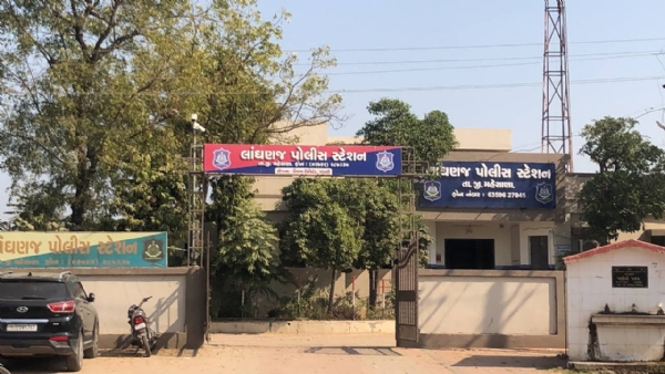 લાંઘણજમાં તીનપત્તીનો જુગાર રમતા 3 શખ્સ ઝડપાયા, રૂ.10,300 રોકડ જપ્ત