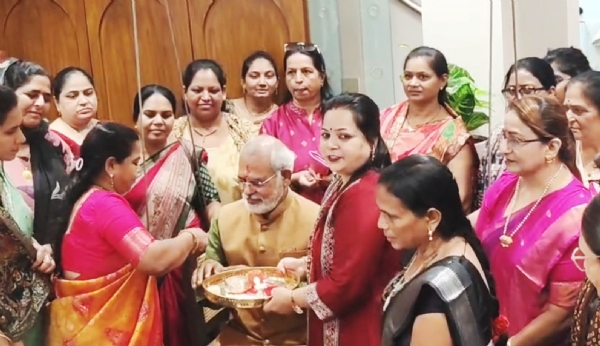 ભરૂચ ભાજપના ઈતિહાસમાં પ્રથમવાર બહેનોએ જિલ્લા પ્રમુખ પ્રકાશ મોદીને રાખડી બાંધી