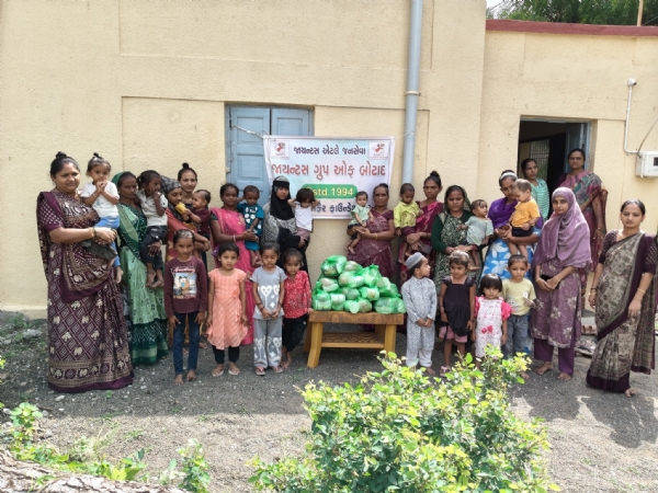 કીટ વિતરણ કરવામાં આવી કીટ વિતરણ કરવામાં આવી