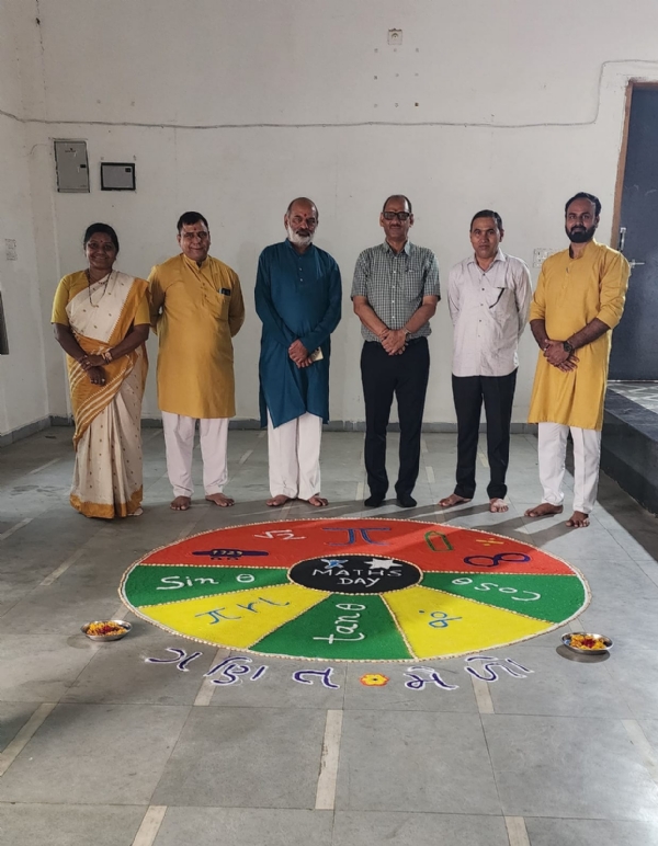 સરસ્વતી વિદ્યામંદિર માં વૈદિક ગણિત કાર્યક્રમ સરસ્વતી વિદ્યામંદિર માં વૈદિક ગણિત કાર્યક્રમ