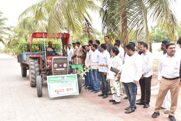 પોરબંદર   ખાતે  મહાનગરપાલિકા  કક્ષાના  77મા વન મહોત્સવની ભવ્ય ઉજવણી કરાઈ.