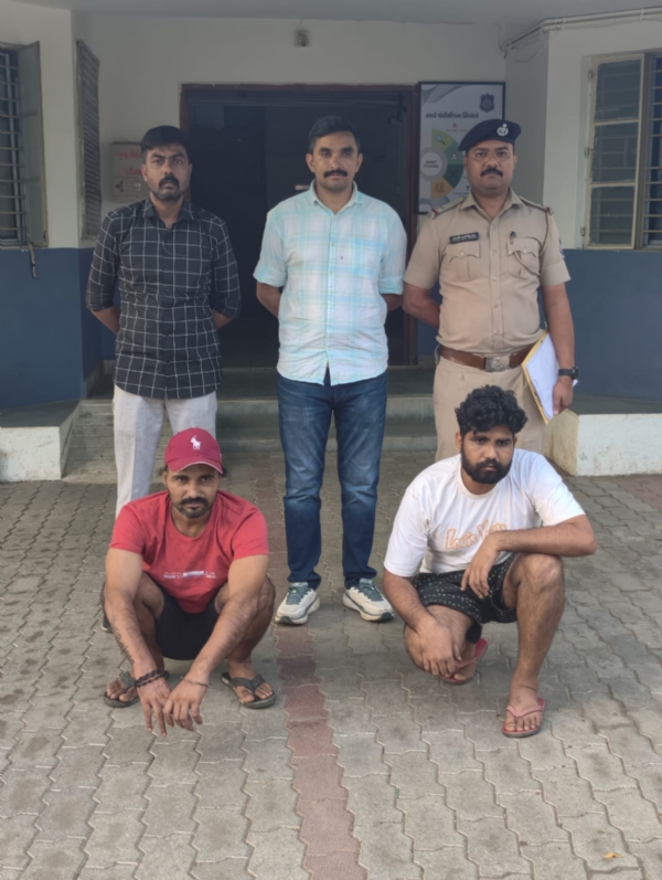 ડ્રગ્સ સાથે પકડાયેલ આરોપીઓ ડ્રગ્સ સાથે પકડાયેલ આરોપીઓ