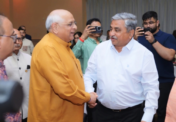 વાઈબ્રન્ટ ગુજરાત 2027 કેનેડાના એનઆરઆઈ ઉદ્યોગપતિઓને ભૂપેન્દ્ર પટેલનું નિમંત્રણ વાઈબ્રન્ટ ગુજરાત 2027 કેનેડાના એનઆરઆઈ ઉદ્યોગપતિઓને ભૂપેન્દ્ર પટેલનું નિમંત્રણ