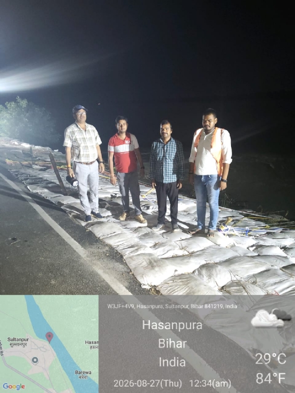Bihar Floods All 36 gates of Valmikinagar Barrage opened, water level at the barrage reached 20,000 cusecs in the morning.