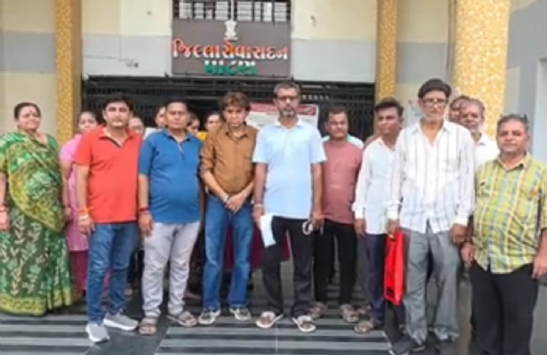 પાટણ શહેરના વોર્ડ નંબર 10 ના વિવિધ વિસ્તારોમાં તાત્કાલિક અશાંત ધારો લાગુ કરવાની માંગ. પાટણ શહેરના વોર્ડ નંબર 10 ના વિવિધ વિસ્તારોમાં તાત્કાલિક અશાંત ધારો લાગુ કરવાની માંગ.